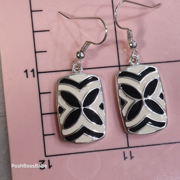 DaVinci Silver Toned With Black And White Enameled Design Pierced Earrings - Picture 7 of 7